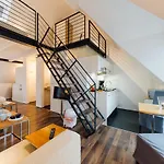 アパート M2 Living Maisonette No 8 *