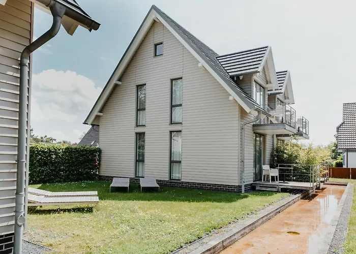 M2 Living Maisonette No 8 아파트 *