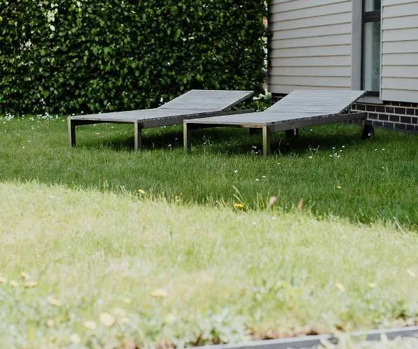 M2 Living Maisonette No 8 아파트 *